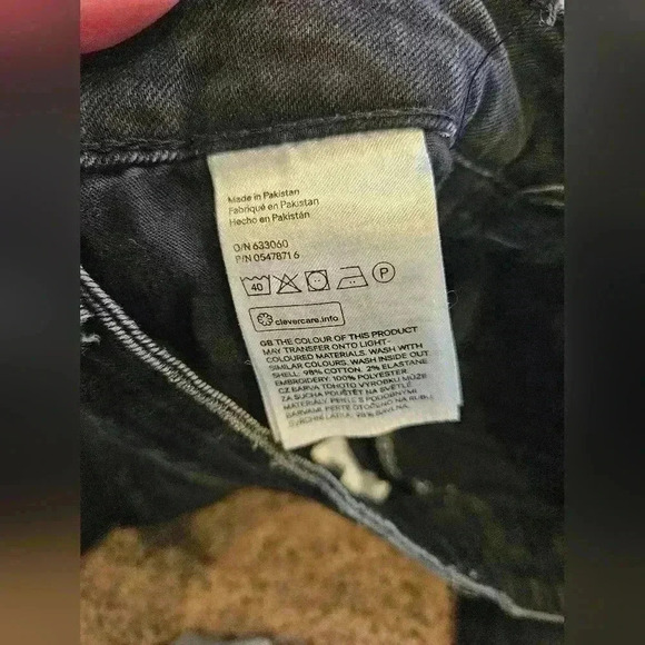 Divided High-Waisted Black Jeans With Rough Hem & Pink & Red Rose Design, Size 8 - Picture 7 of 7